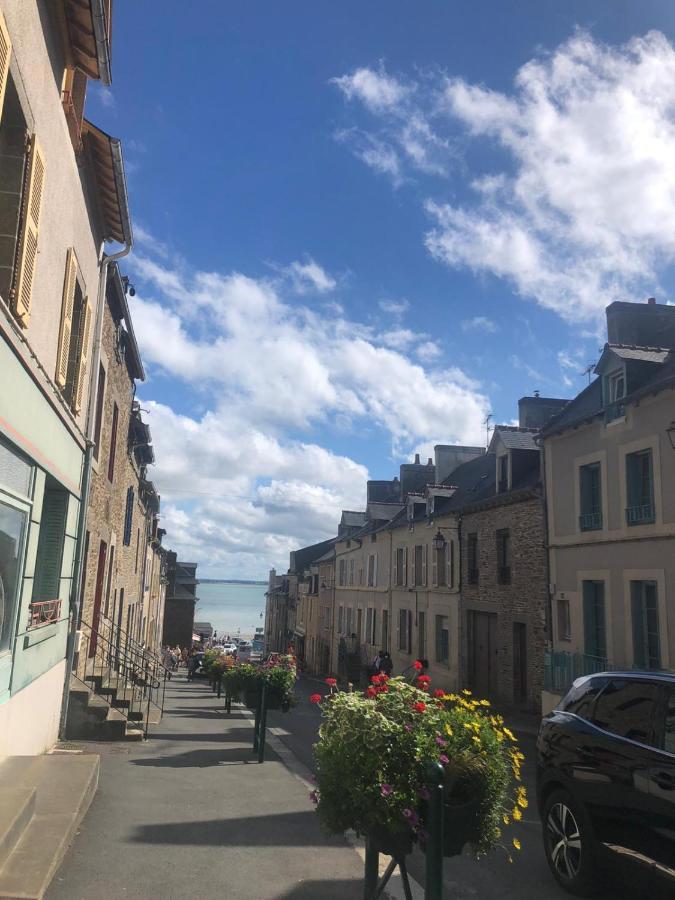 Rue Georges V - Port De La Houle *